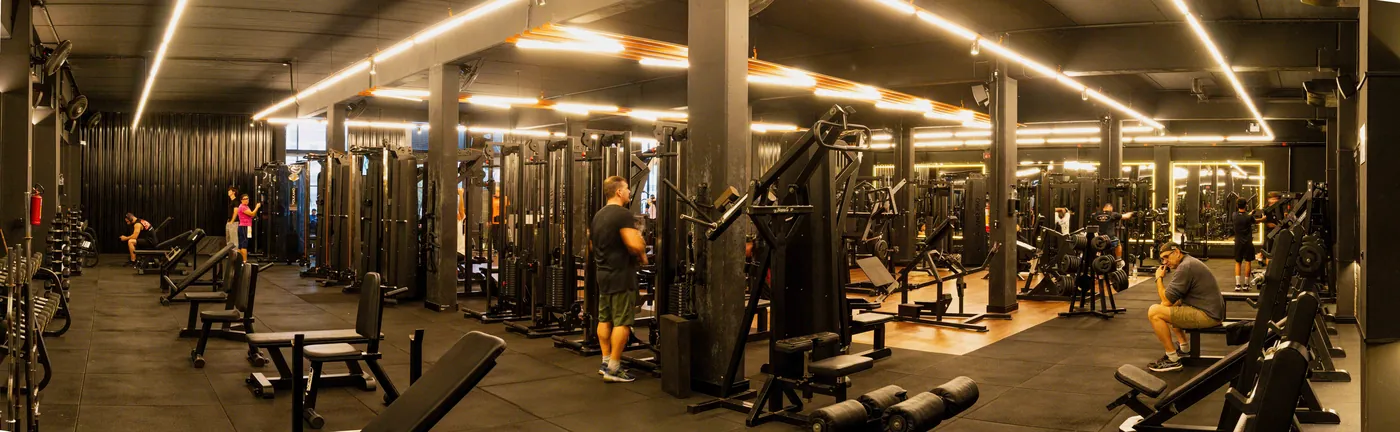 Panorâmica da sala de musculação